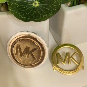 Michael Kors Emblem